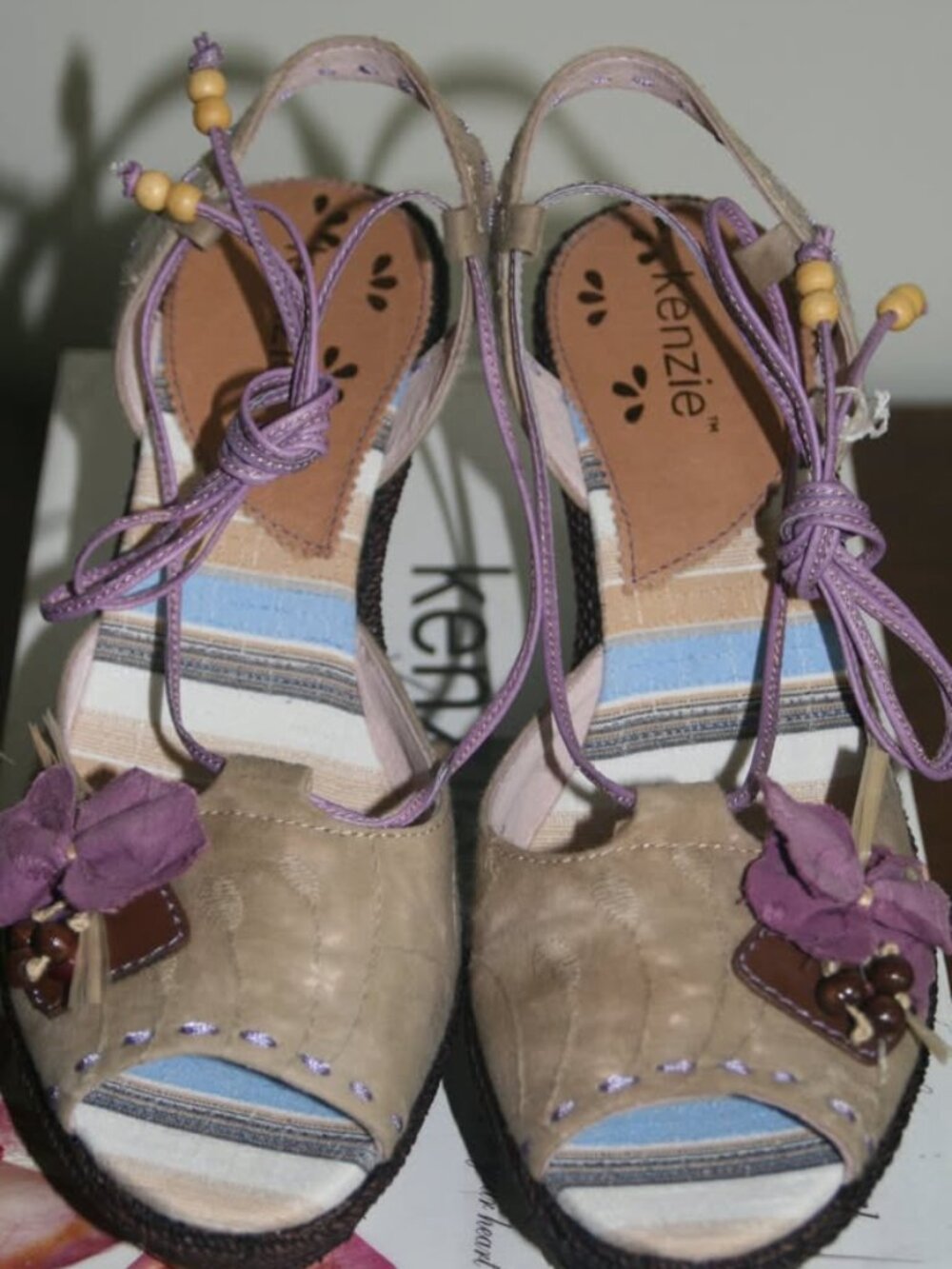 Kensie Open Toe Lace Up Wedge Shoes Size 7.5 Tan Beige Lavender NWT